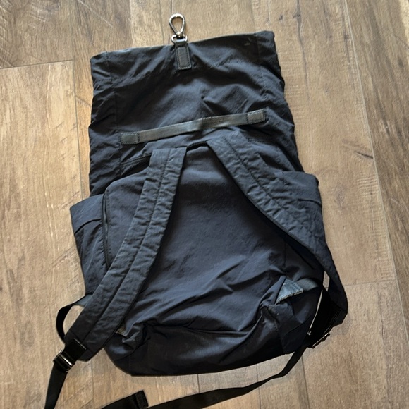LULULEMON CROSS PATHS BACKPACK FITS 15"LAPTOP BLACK *FLAWS - Picture 5 of 11